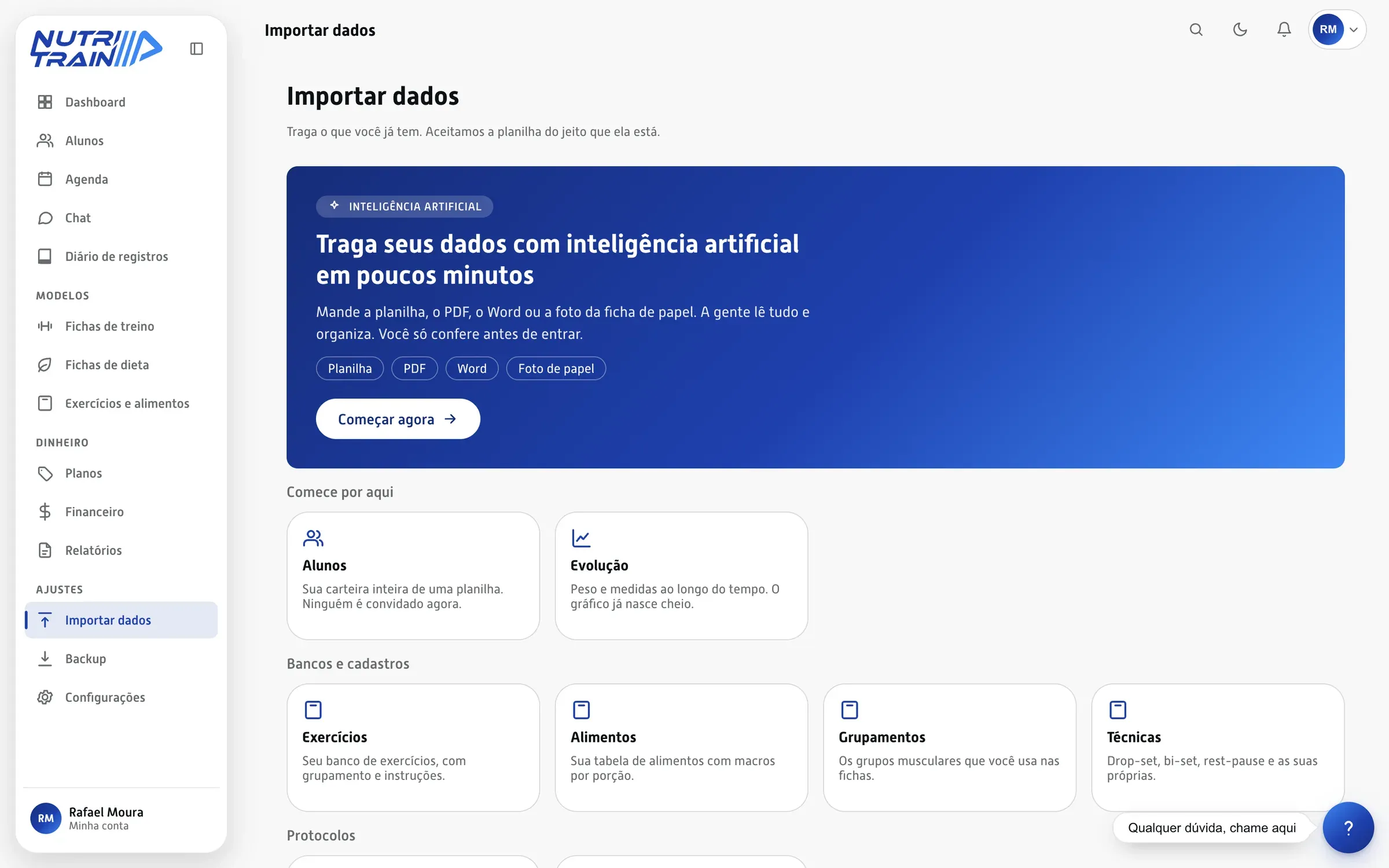 A sua base entra do jeito que está. Planilha, PDF, Word ou foto da ficha de papel: o sistema lê e organiza, e você confere antes de entrar. A leitura automática é só para trazer os dados, nunca para prescrever.